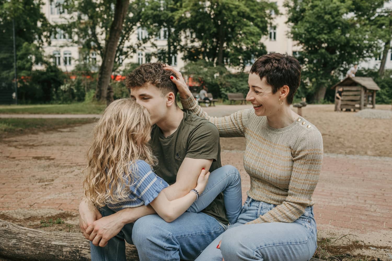 Dein Teenager zweifelt an sich? Erfahre, welche Bedürfnisse dahinterstecken und wie du sein Selbstvertrauen nachhaltig stärkst. Jetzt reinlesen!